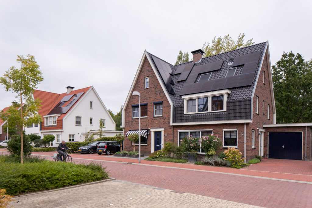 Nationale Klimaatweek - Huis met zonnepanelen - huizenroute